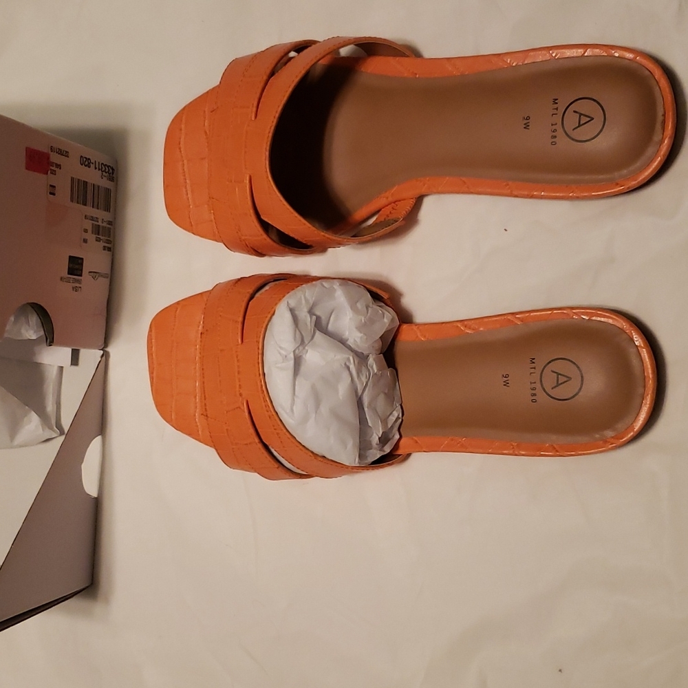 NWT Addition Elle  orange flat sandal  9wide
